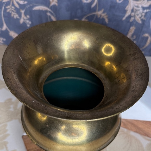 Vintage Estate Brass Vase, Planter, or Spittoon - Picture 3 of 6